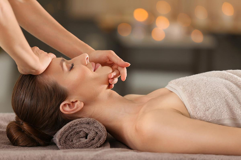 Massage phương Đông giải tỏa áp lực, khai thông kinh mạch